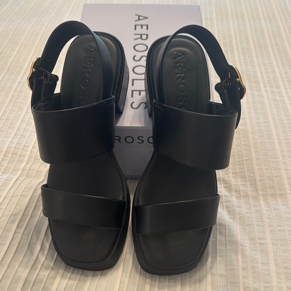 AEROSOLES Black Chunky Sole Sandals